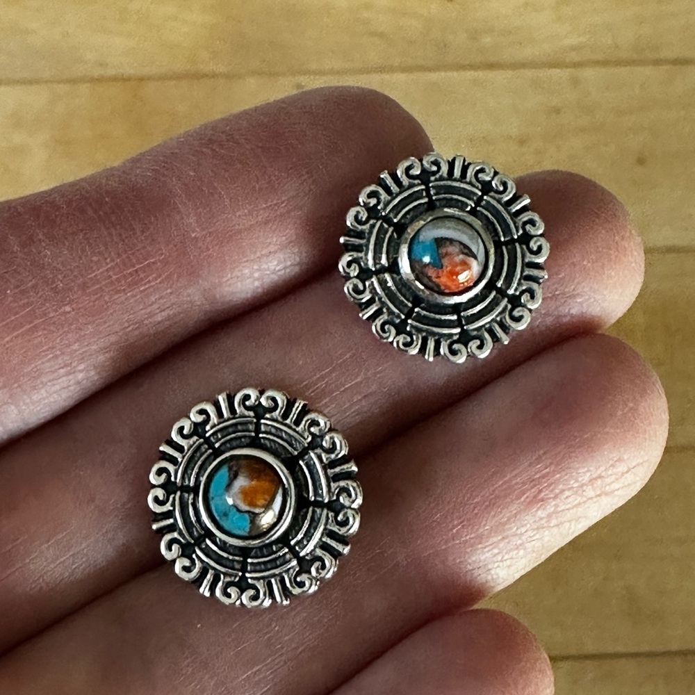 Spiny Oyster Stud Earrings